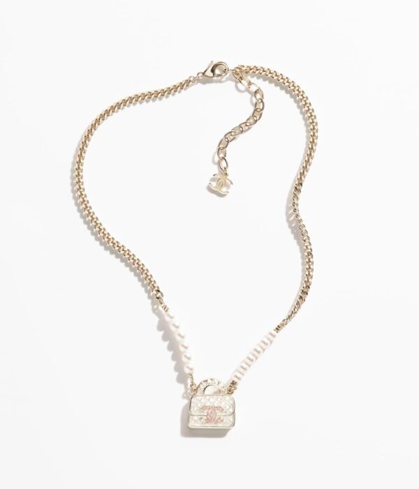 PENDANT NECKLACE