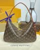 00A4467D-4F7C-77C2-1548-ED41C33638C7.jpg Louis Vuitton Slouchy PM M11952