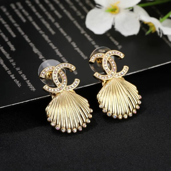 018DCD3A-65CF-1818-4349-315AA47052F1.jpg CC Earrings 0008