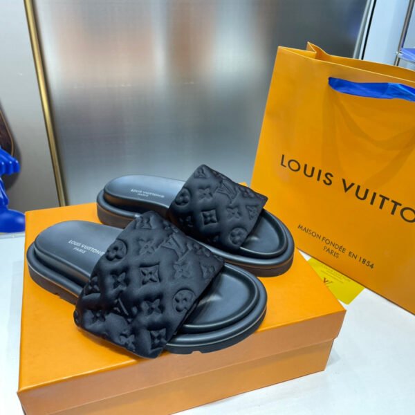 Louis Vuitton Unisex Pool Pillow Comfort Sandal