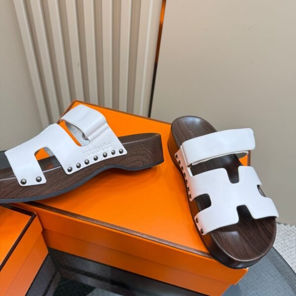 02426507-197D-F82E-88CD-D183FF93965C.jpg Hermes Women's Chypre Sandal