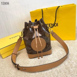 037E67D8-36EA-71C4-F936-095B4AA07032.jpg Fendi Mon Tresor Bag