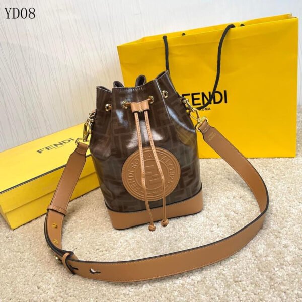 037E67D8-36EA-71C4-F936-095B4AA07032.jpg Fendi Mon Tresor Bag