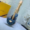 04430F53-9B74-A6C5-3678-442F67EF1E52.jpg Louis Vuitton Croissant MM M46856