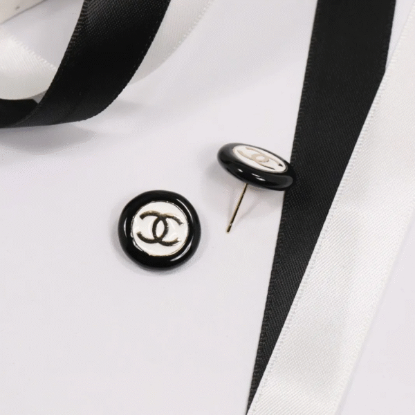 CCE611 24P Black White Buttons Round Enamel Stud Earring For Women
