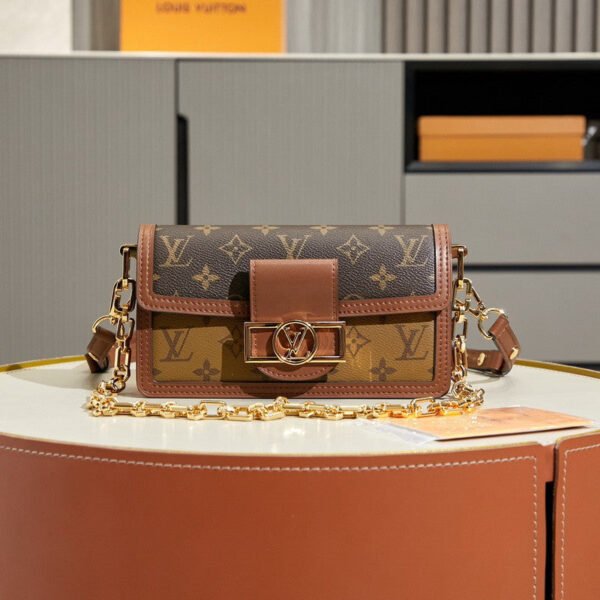 Louis Vuitton M46757 Dauphine East West