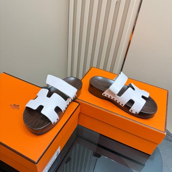 07C1D49B-0873-A42D-EB86-F0191DF18059.jpg Hermes Women's Chypre Sandal