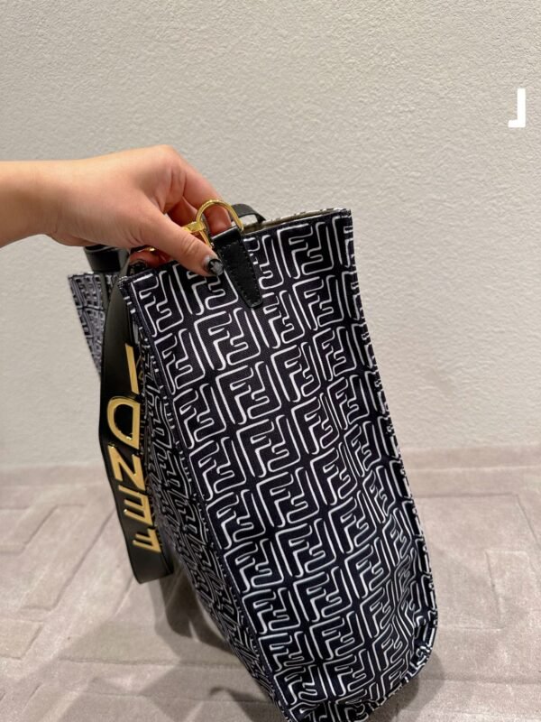 Fendi Sunshine Medium