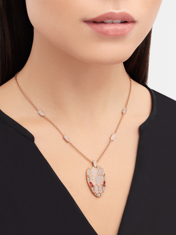 080097A6-1860-1AC5-DF90-04E4E6B73919.png Bulgari Serpenti Necklace
