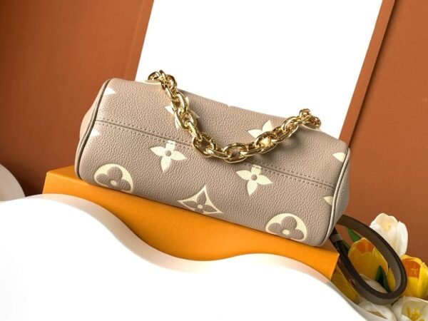 0AF3958D-54DB-D03C-99F9-6A3BA4D391BB.jpg Louis Vuitton M45836 Favorite