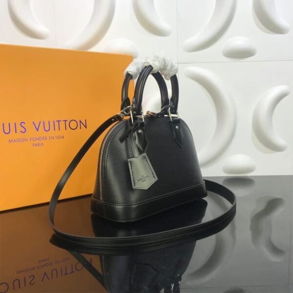 0C7A306A-E8DE-1002-8A40-BF6D2A9E95F5.jpg Louis Vuitton Alma BB M24645