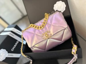 0C983975-9EBC-BD8B-E598-5FC868D4D51A.jpg CLASSIC FLAP Small Medium Bag Silver Gold Reverse Hardw - White