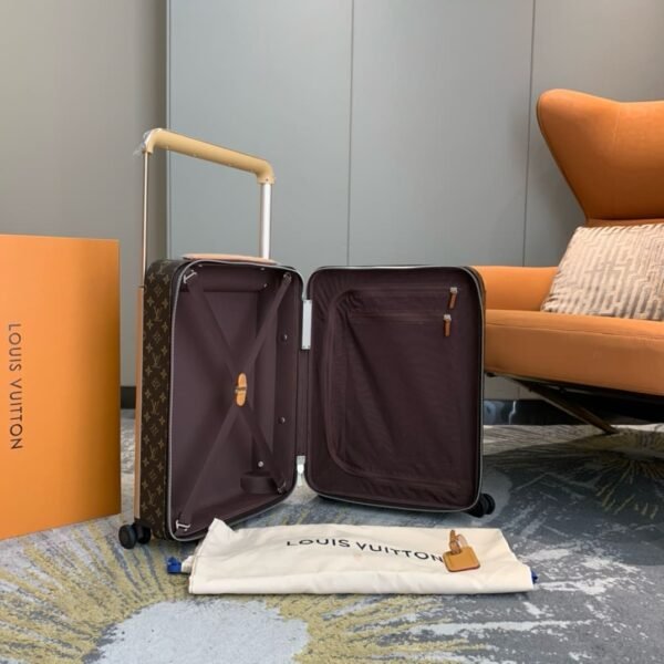 0D9503C6-6549-816D-3CA6-A5CFE10A7C26.jpg Louis Vuitton M23203 Horizon 55