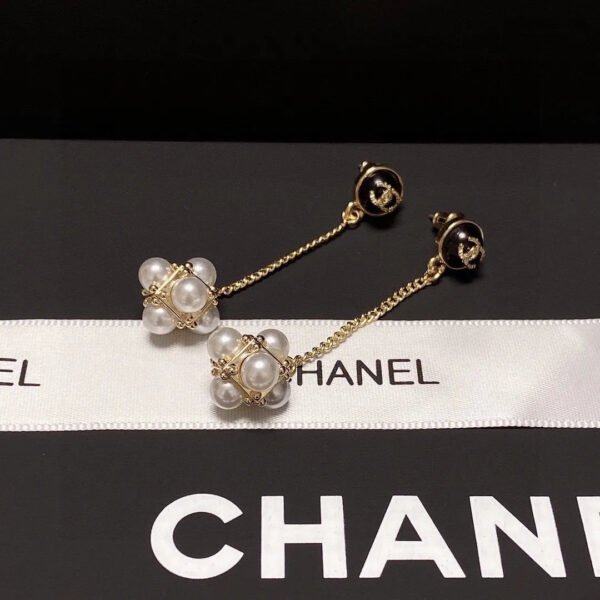 0DA3D69A-4713-9130-B0C2-0A8B23B8C320.jpg cc Earrings