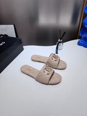 0E02D197-09E0-27A8-E791-8BC45E72DE63.jpg Chanel Women's Logo 25ss CC Sandal