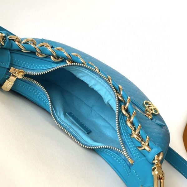 Louis Vuitton Loop M22593