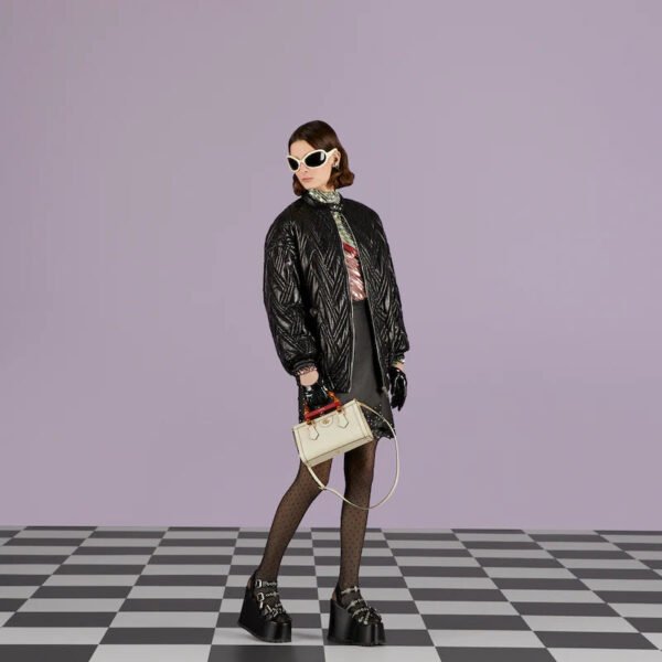 0F539EA1-3C22-3067-9780-2D41FBC3F83E_f90df93e-2dd6-4850-8d04-d8bdba51e34b.jpg DIANA SMALL SHOULDER BAG