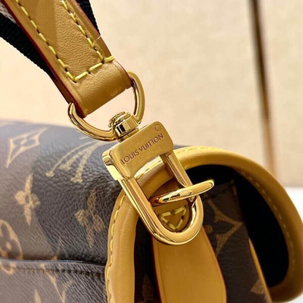 0F7803B7-99F3-03FC-A1D0-15A212DE52D7.jpg Louis Vuitton Diane M45985