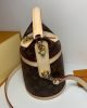 105459B4-EBD0-C264-7A21-65D1F8E38BC5.jpg Louis Vuitton Duffle Bag M43587