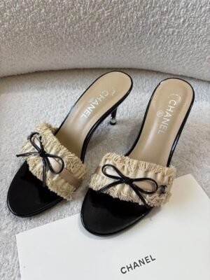 Chanel Off-white Ruffled Fabric CC Bow Slide Sandals