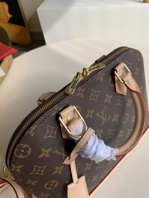 11492CC1-D566-ACF5-C586-94FD4540828E.jpg Louis Vuitton Alma PM M53151