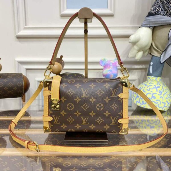 11C15B76-015F-4E72-3F5E-9334A5522C47.jpg Louis Vuitton M46358 Side Trunk MM
