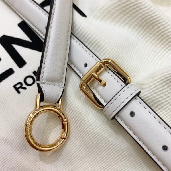 12538A81-9C21-C077-8C4F-D4579C101D8A.jpg Fendi Peekaboo Small iseeu Bag