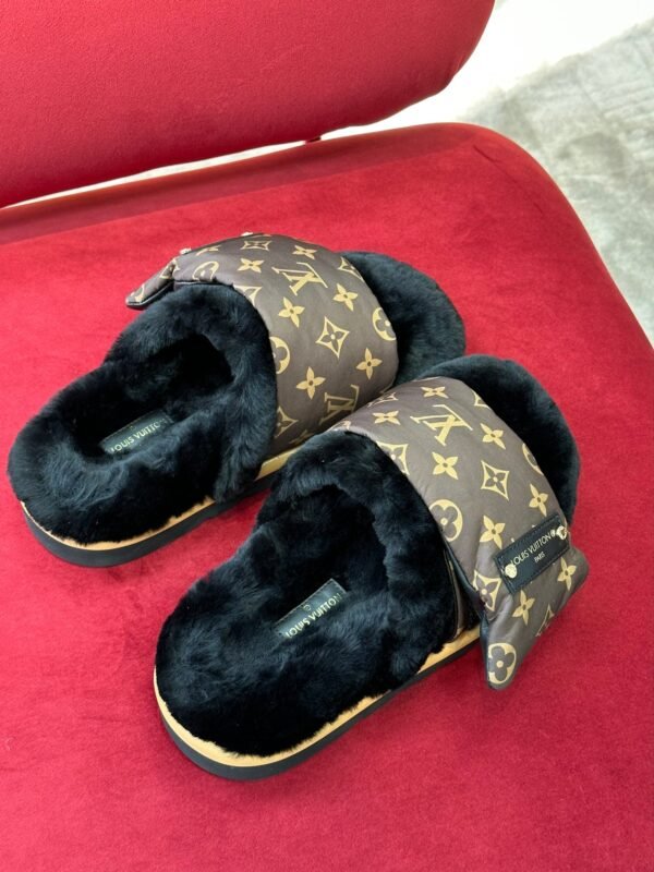 Louis Vuitton Unisex Pool Pillow Comfort Sandal
