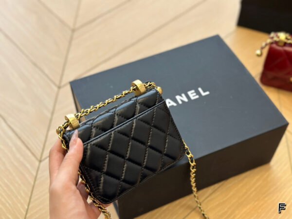 Clutch with Chain - Black