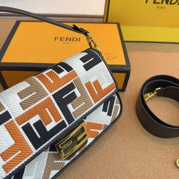 Fendi Baguette Medium