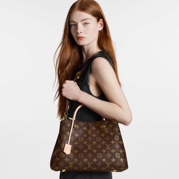 142F716A-2C07-79C6-4ED9-D9C251AFE7A5.jpg Louis Vuitton Montaigne MM M41056