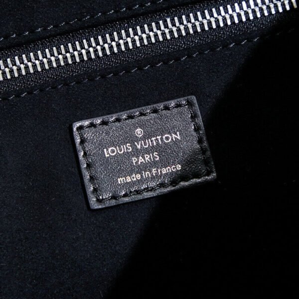 Louis Vuitton M25143 CarryAll MM