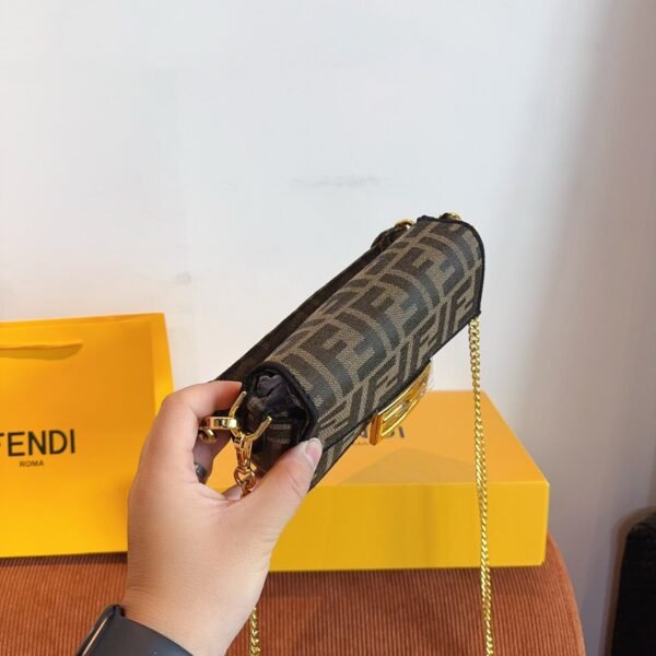 14A321E0-DC64-E3AF-7FFB-358D78F8755C.jpg Fendi Baguette Mini - Black Embroidery