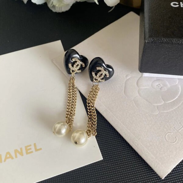 14FD896C-67A2-43A2-2EEB-2A44A8406EE8.jpg cc Earrings