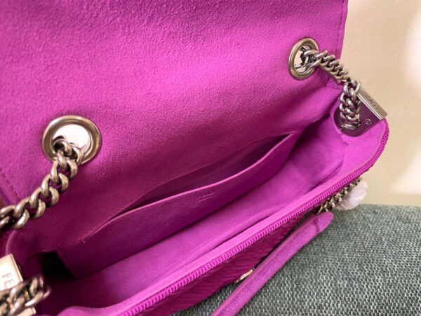 167E05DA-ECB7-77C9-3DE8-2DC484AE9BFB.jpg Fendi Midi Baguette Chain Bag