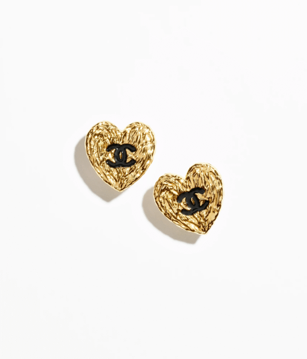 16DBF679-4A14-064E-9DCB-7EB4C0361396.png STUD EARRINGS