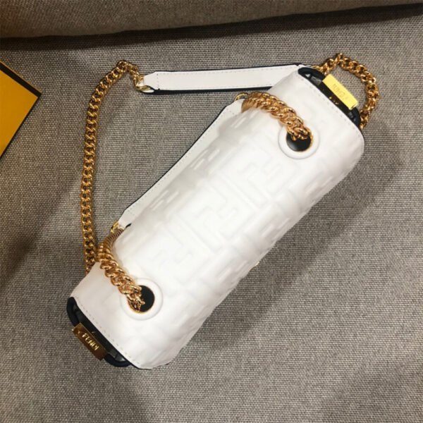 16F68D2B-CF83-117E-BEE2-38D3D86C646B.jpg Fendi Baguette Chain Midi