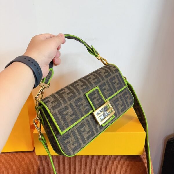 Fendi Baguette Medium - Black Embroidery