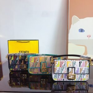 Fendi Baguette Medium - WHITE