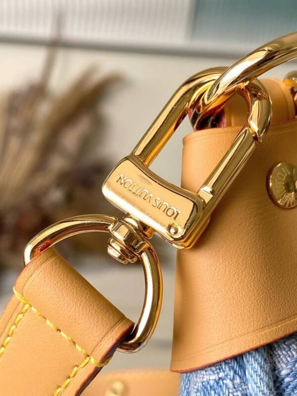 1C2EE448-D1D6-F7B7-BF24-E1FD59E4A013.jpg Louis Vuitton M24846 Loop