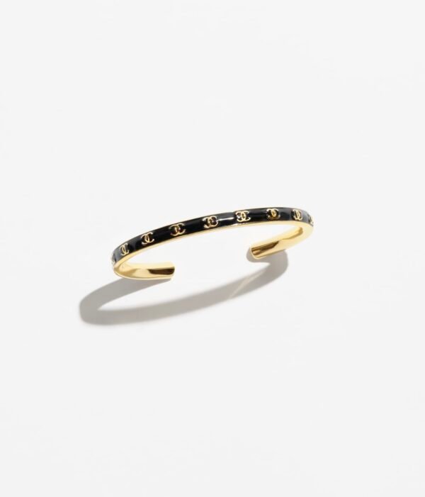 1F11892F-E9B9-9DDE-01C7-FC42F29AC352.jpg CUFF