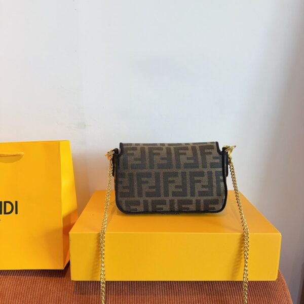 1FED0595-927D-654A-4744-C538C228AD94.jpg Fendi Baguette Mini - Black Embroidery