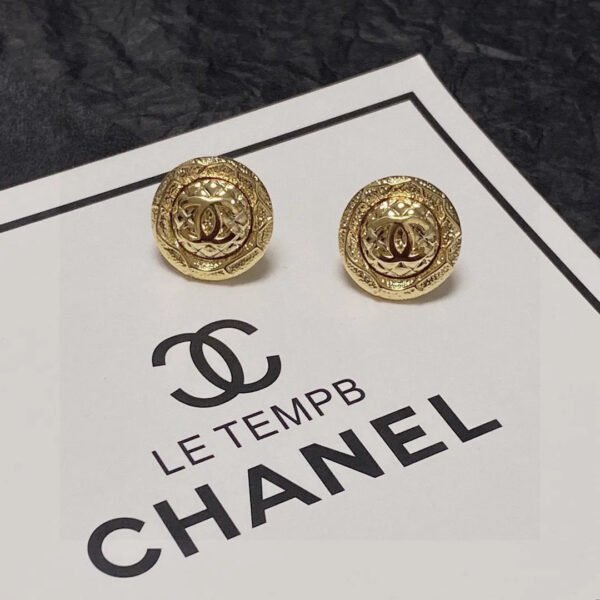 21408E7C-4892-D33D-4838-FC4330D85EA0.jpg CC Earrings 0009