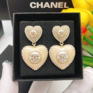 21FD3BD3-BDF6-D230-8488-0805C01D41A2.jpg cc Earrings