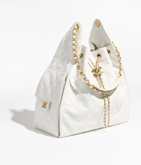 2244C49F-CE9C-8388-01D3-E55FC836B237.jpg CHANEL 25 medium bag(White)