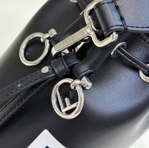 22C229D6-BC2C-58FD-BEC7-4F36E51DCCAC.jpg Fendi Mon Tresor Mini Bag