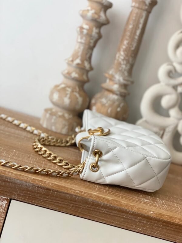 Chanel Small Hobo Bag Gold Hardware White For Women, Women&rsquo;s Handbags, Shoulder Bags 7.5in/19cm