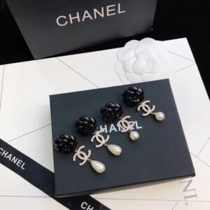 24AD26DC-F206-6354-E2AF-E6C4765A3ABD.jpg cc Earrings