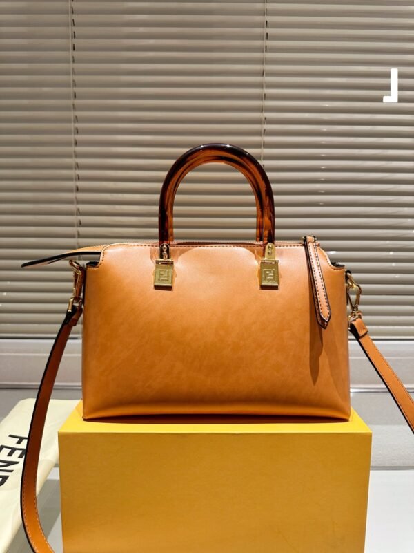 Fendi By The Way Medium - White