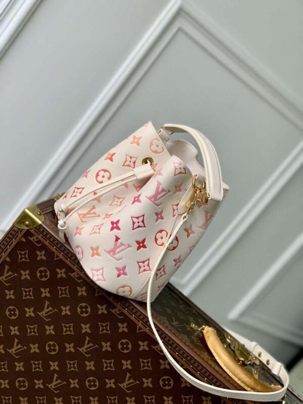 27E5DEF0-6299-3A78-0ACE-AF480E9A662C.jpg Louis Vuitton M24649 Néonoé BB